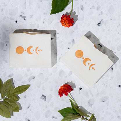 Lunar Soap Vegan-Friendly 
Gluten-Free Boxed Soap