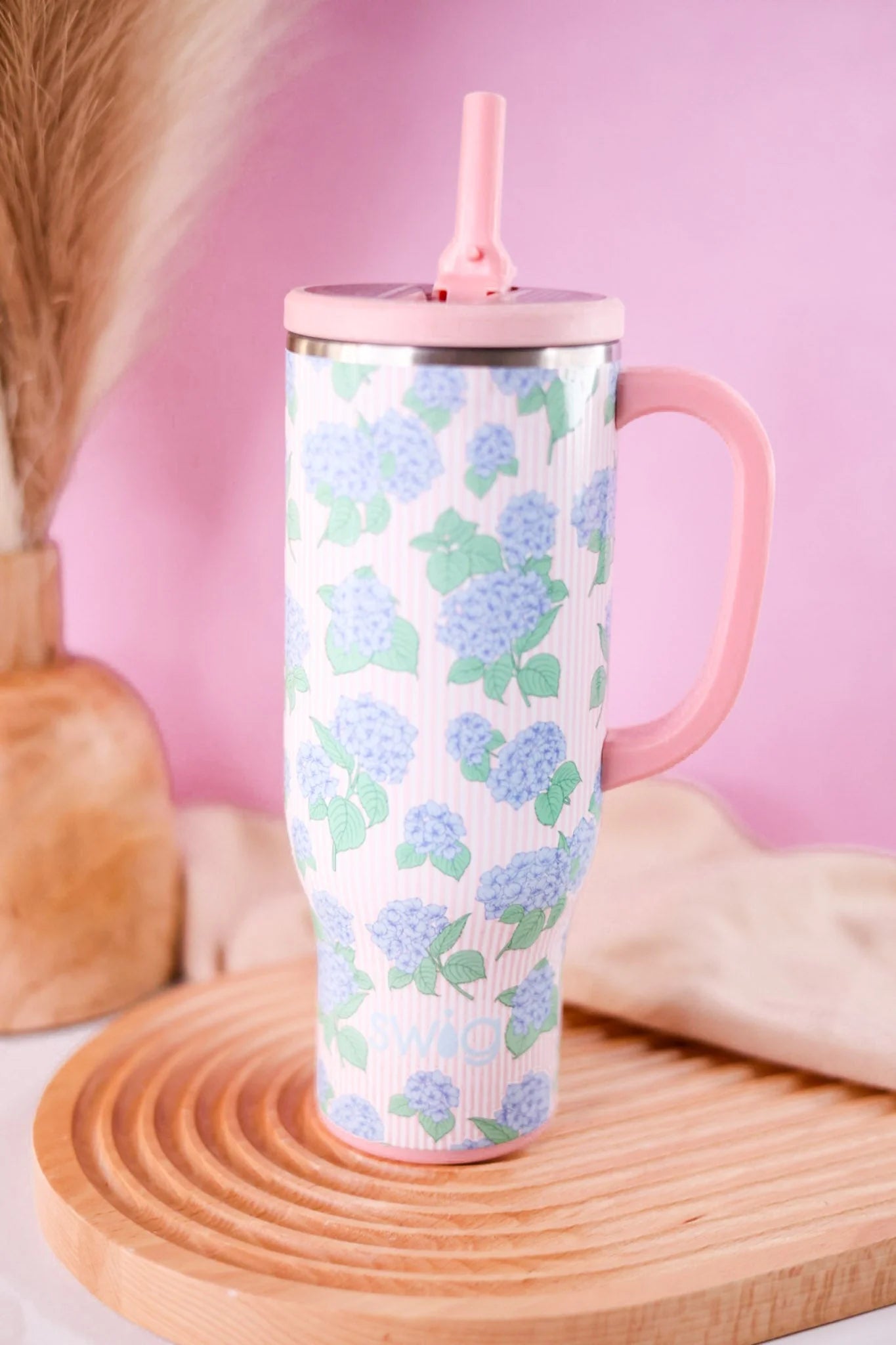 Hydrangeas mega mug 30oz.