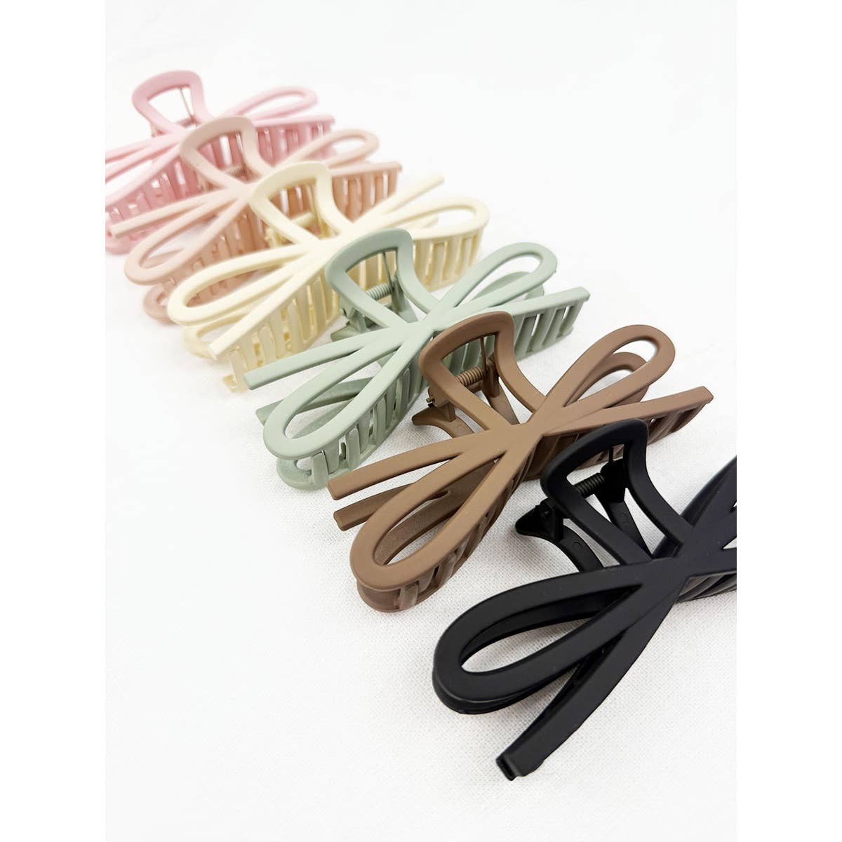 Soft Tone Jumbo Knotted Bow Hair Clip Claw